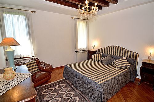 Couette-café Cà Del Console 3*